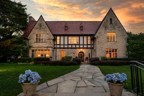 Photo of 1651 Alta Vista Ave, Wauwatosa, WI 53213 (MLS # 1931667)