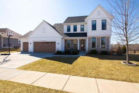 Photo of 1331 Bluestem Trl, Oconomowoc, WI 53066 (MLS # 1953764)