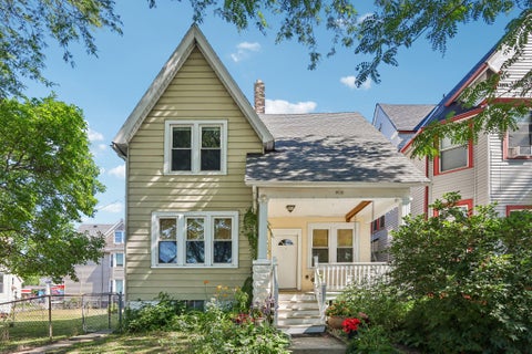 Photo of 510 E Garfield Ave, Milwaukee, WI 53212 (MLS # 1970630)