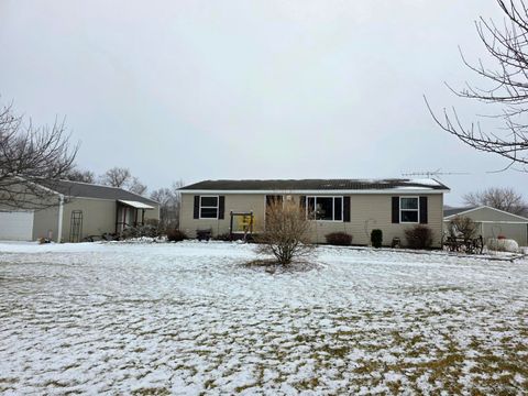 Photo of 31201 Nova Ave, Glendale, WI 54638 (MLS # 1946967)