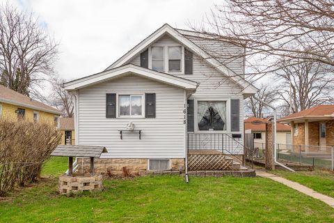 Photo of 1618 Madison Ave, South Milwaukee, WI 53172 (MLS # 1914833)