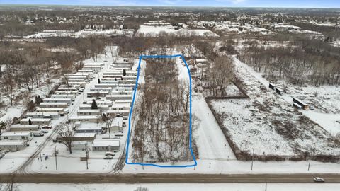 Photo of 8465 S 5th Ave, Oak Creek, WI 53154 (MLS # 1946067)