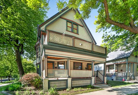 Photo of 203 W Lloyd St, Milwaukee, WI 53212 (MLS # 1964828)