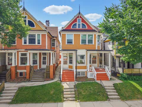Photo of 1920 N Oakland Ave, Milwaukee, WI 53202 (MLS # 1968776)