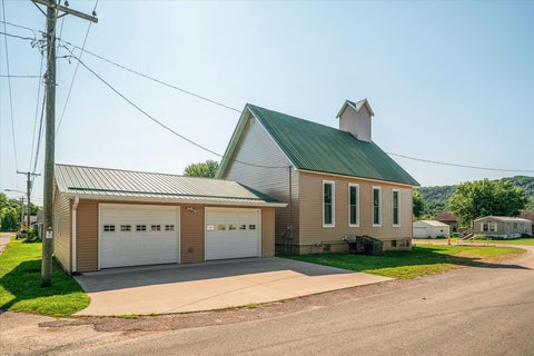 Photo of 404 E Main St, La Farge, WI 54639 (MLS # 1975595)