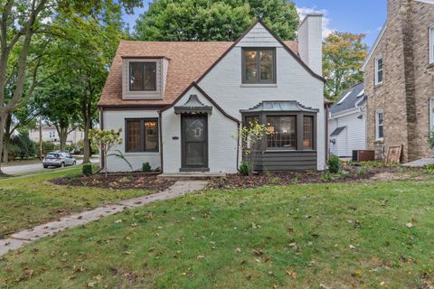 Photo of 2578 N 88th St, Wauwatosa, WI 53226 (MLS # 1939633)