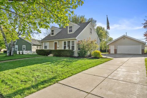 Photo of W150N8180 Manhatten Dr, Menomonee Falls, WI 53051 (MLS # 1961436)