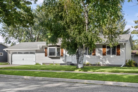 Photo of 615 11th Ave N, Onalaska, WI 54650 (MLS # 1982461)