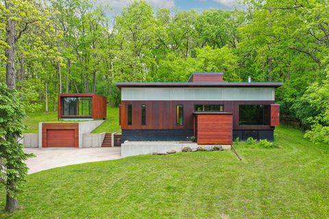 Photo of N6313 Paradise Dr, Spring Prairie, WI 53105 (MLS # 1963817)