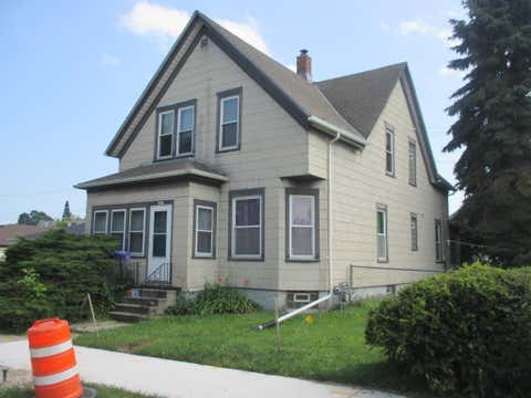 Photo of 427 Michigan Ave, South Milwaukee, WI 53172 (MLS # 1928296)