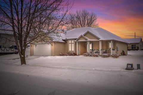 Photo of 913 Deerfield St, Holmen, WI 54636 (MLS # 1946158)