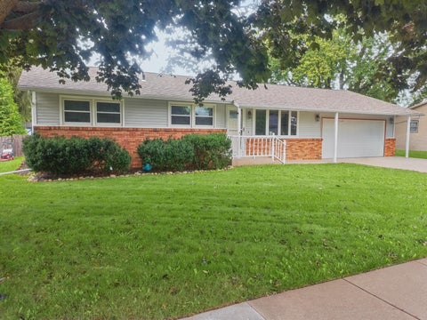 Photo of 504 Westview Ave Ave, Clinton, WI 53525 (MLS # 1981336)