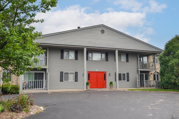 7234 N GREEN BAY AVE UNIT 105, GLENDALE, WI 53209 - Image 6c9bbf267a39b03ae68d7de1cc5b820d/1907633604