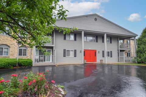 Photo of 7234 N Green Bay Ave, Glendale, WI 53209 (MLS # 1967925)
