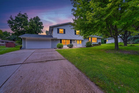 Photo of 12725 Cardinal Crest Dr, Brookfield, WI 53005 (MLS # 1980061)