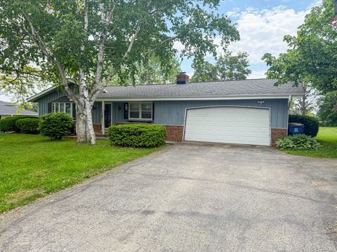 Photo of 2311 W Oakwood Rd, Oak Creek, WI 53154 (MLS # 1925952)