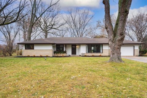 Photo of 4085 Brook Ln, Brookfield, WI 53005 (MLS # 1944464)