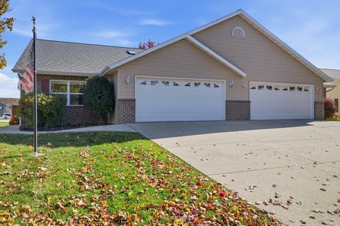 Photo of 864 Chief Kewaskum Pl, Kewaskum, WI 53040 (MLS # 1986828)