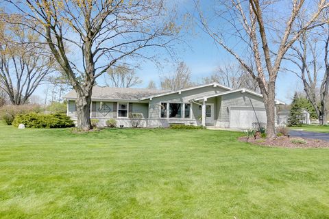 Photo of W332N5447 Solveson Dr, Merton, WI 53058 (MLS # 1959042)