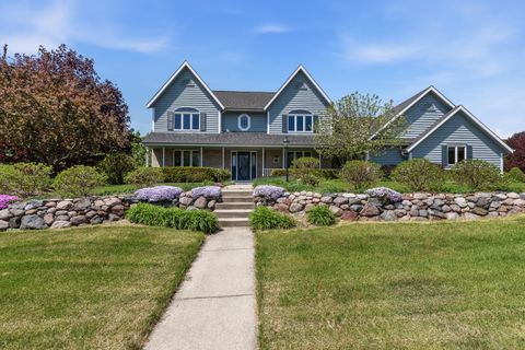 Photo of 1128 S Silverbrook Dr, West Bend, WI 53095 (MLS # 1963915)