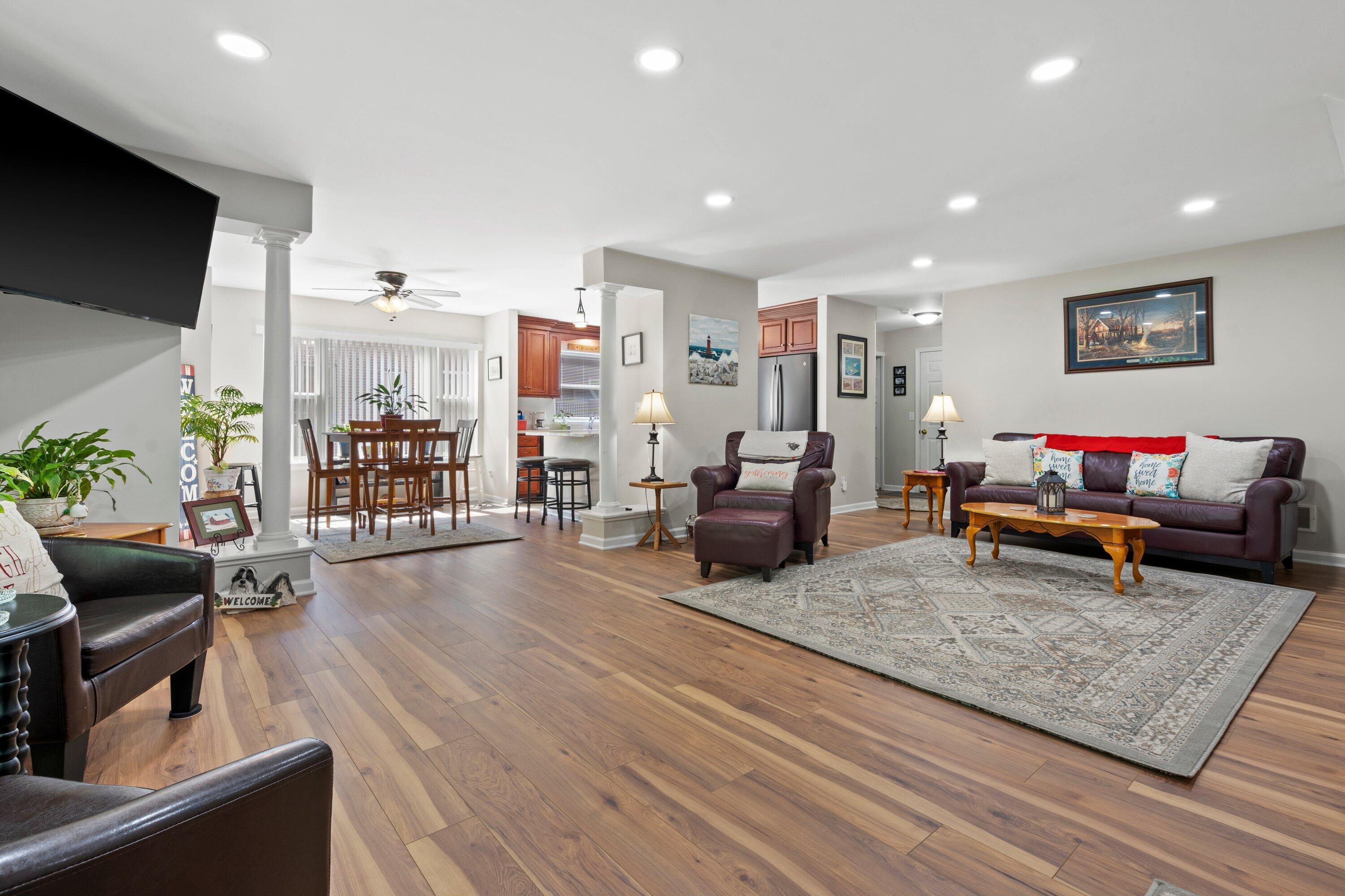 Kenosha, Wisconsin 53140, United States, 2 Bedrooms Bedrooms, ,2 BathroomsBathrooms,Residential,Active,163608