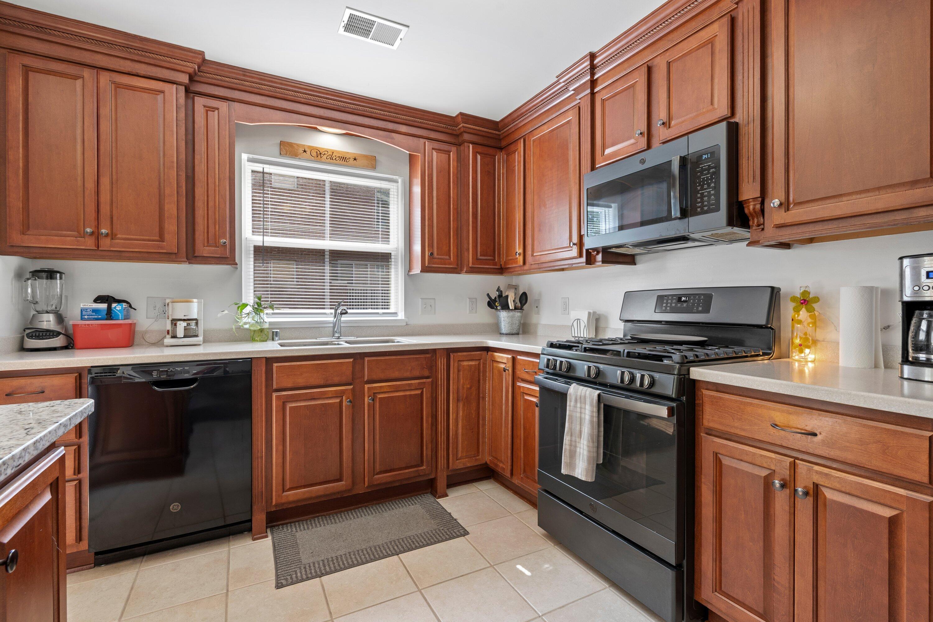 Kenosha, Wisconsin 53140, United States, 2 Bedrooms Bedrooms, ,2 BathroomsBathrooms,Residential,Active,163608