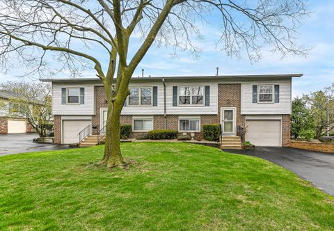 Photo of 10237 W Parkedge Cir, Franklin, WI 53132 (MLS # 1916196)