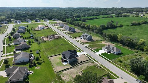 Photo of 833 Medina Dr, Mukwonago, WI 53149 (MLS # 1951451)