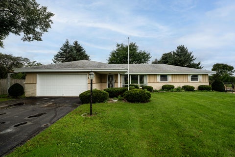 Photo of 1638 Meadowlane Ave, Mount Pleasant, WI 53406 (MLS # 1980848)