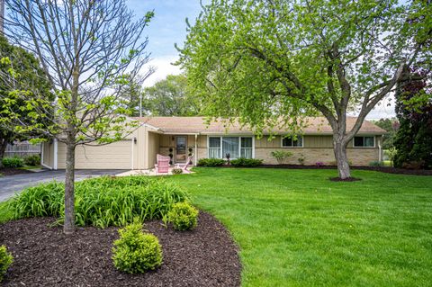Photo of 8930 N Maitland Rd, Bayside, WI 53217 (MLS # 1949167)