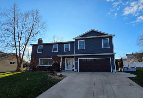 Photo of 1424 Hickory Way, Racine, WI 53405 (MLS # 1944255)