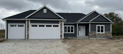 Photo of 11699 W Ryan Rd, Franklin, WI 53132 (MLS # 1941057) Photo of 11699 W Ryan Rd, Franklin, WI 53132 (MLS # 1941057)