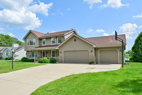 Photo of 8521 W Lake Pointe Dr, Franklin, WI 53132 (MLS # 1928339)