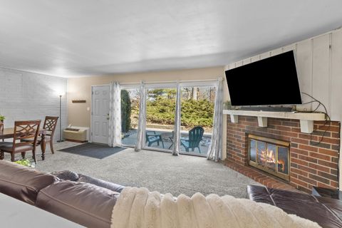 Photo of 92 Red Chimney Rd, Geneva, WI 53147 (MLS # 1952352)