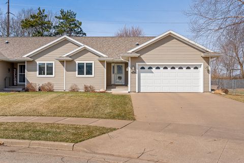 Photo of 1218 Huntington St, Holmen, WI 54636 (MLS # 1955845)