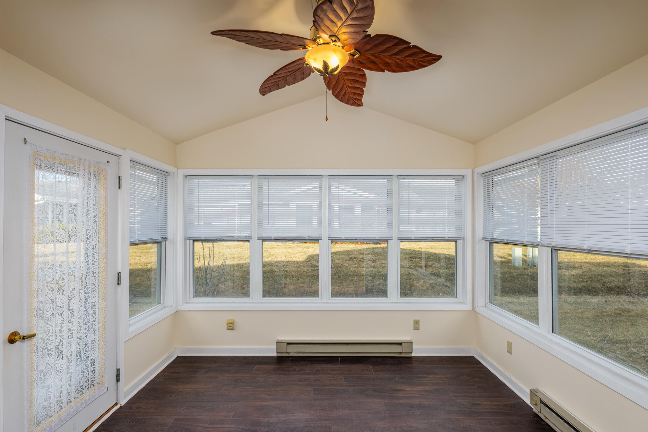 Elkhorn, Wisconsin 53121, United States, 2 Bedrooms Bedrooms, ,2 BathroomsBathrooms,Residential,Active,94703