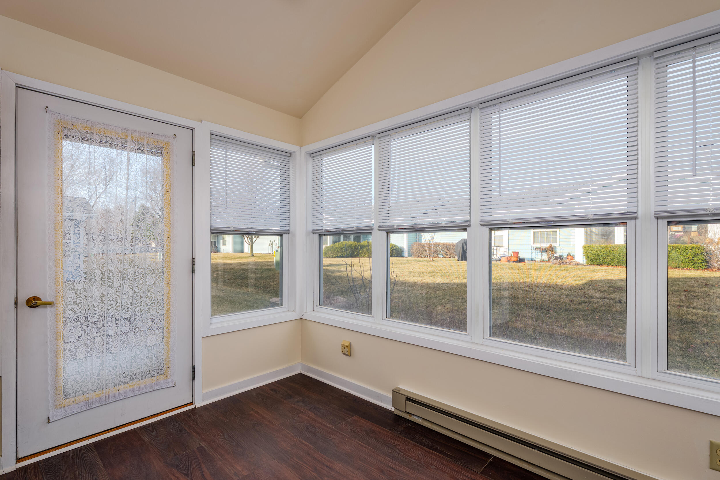 Elkhorn, Wisconsin 53121, United States, 2 Bedrooms Bedrooms, ,2 BathroomsBathrooms,Residential,Active,94703