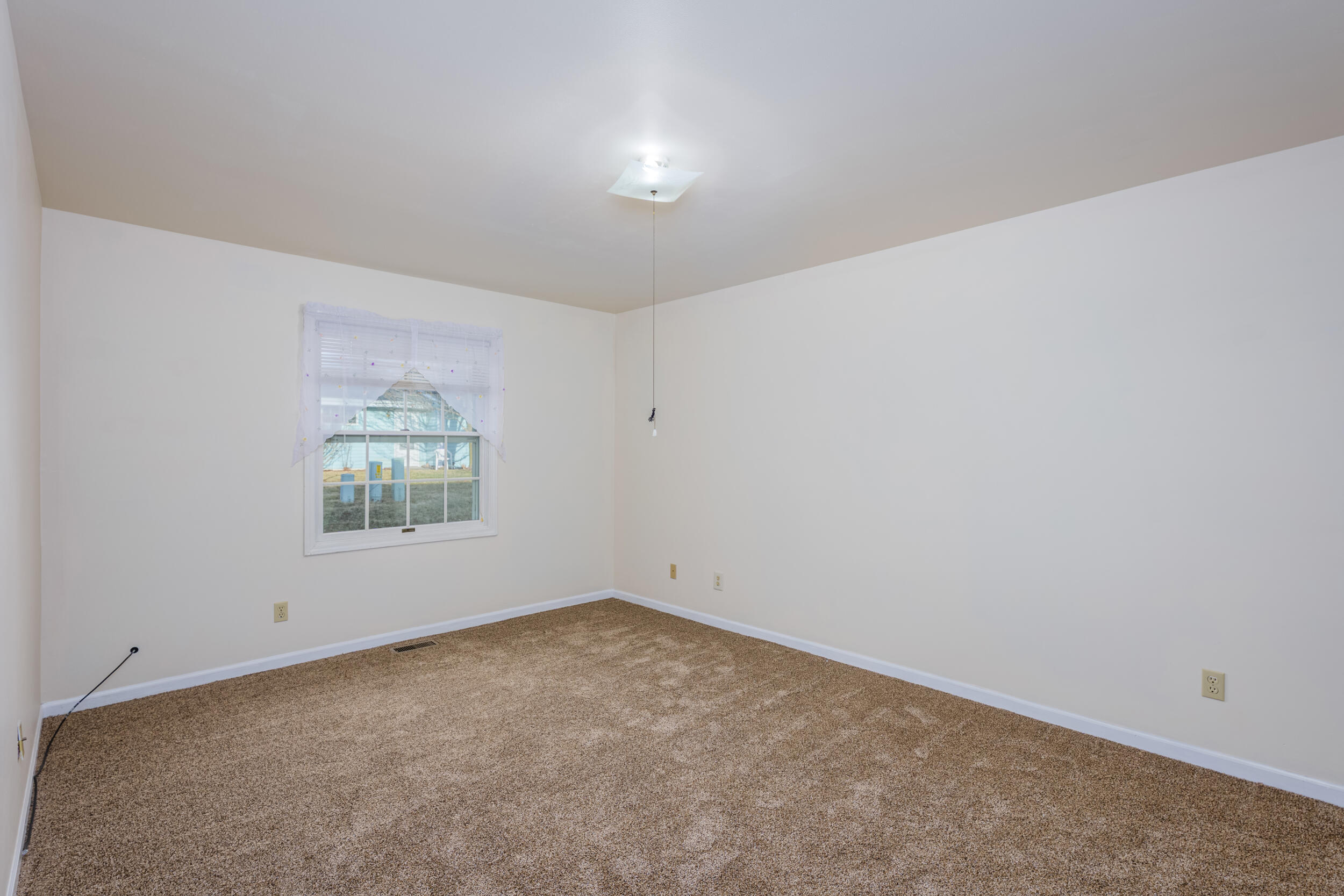 Elkhorn, Wisconsin 53121, United States, 2 Bedrooms Bedrooms, ,2 BathroomsBathrooms,Residential,Active,94703