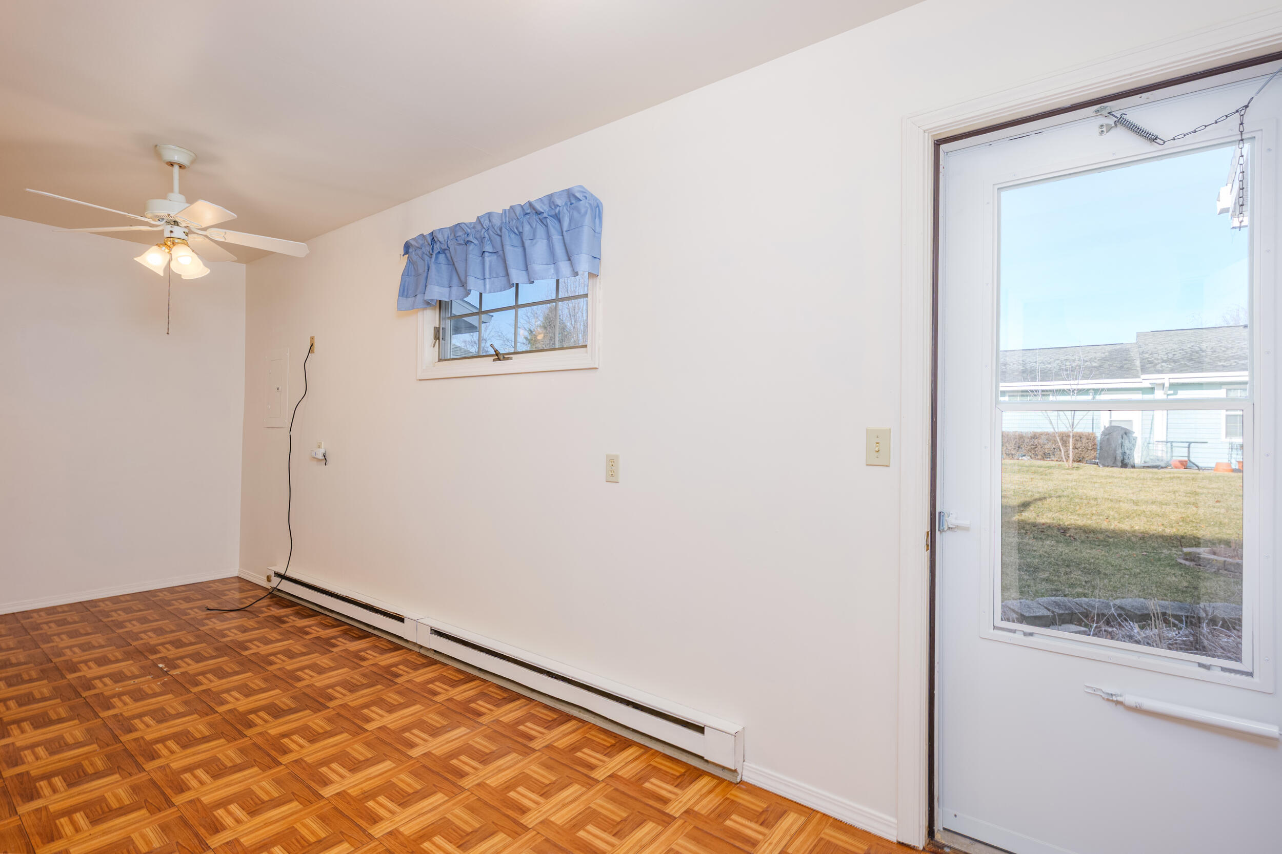 Elkhorn, Wisconsin 53121, United States, 2 Bedrooms Bedrooms, ,2 BathroomsBathrooms,Residential,Active,94703