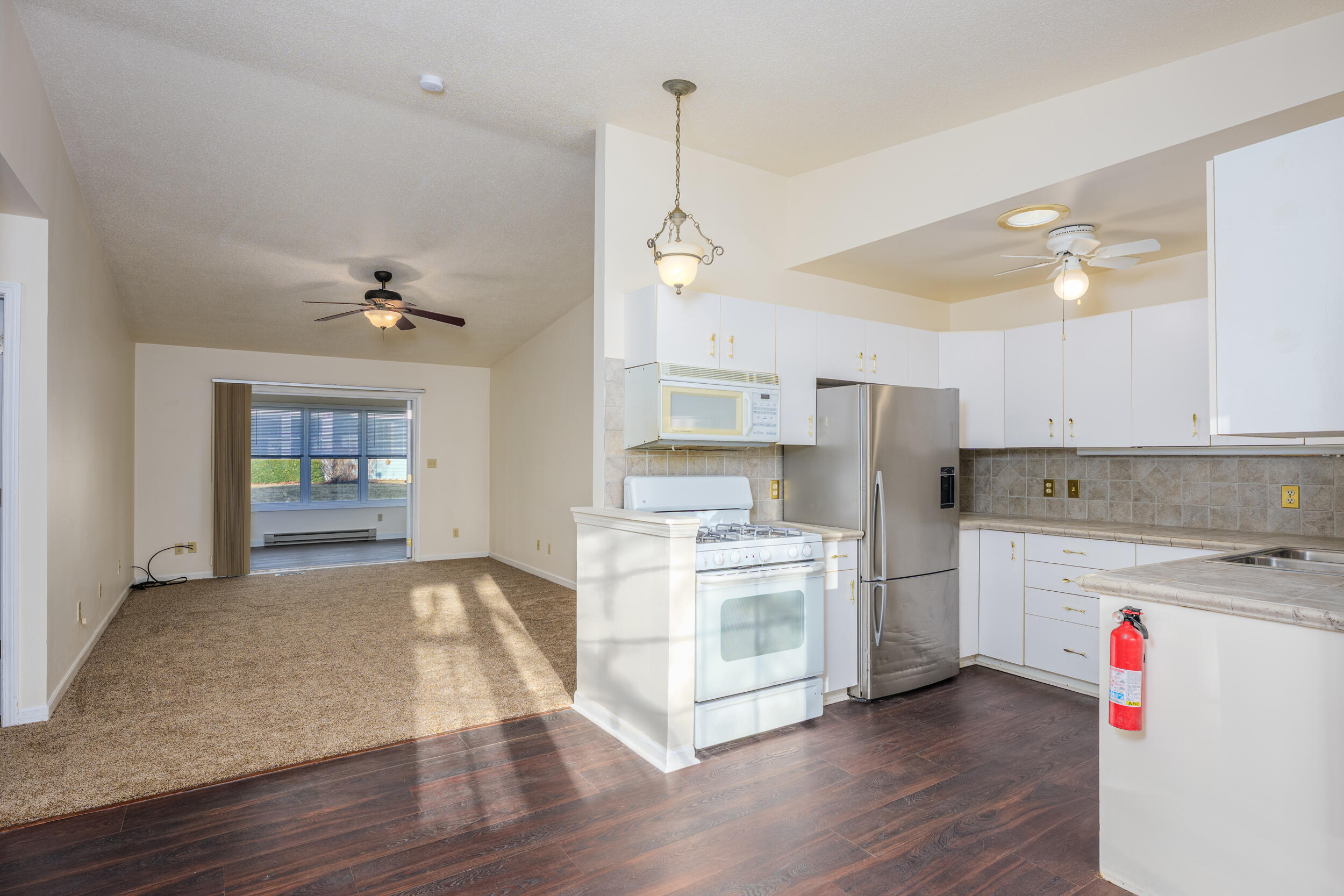 Elkhorn, Wisconsin 53121, United States, 2 Bedrooms Bedrooms, ,2 BathroomsBathrooms,Residential,Active,94703