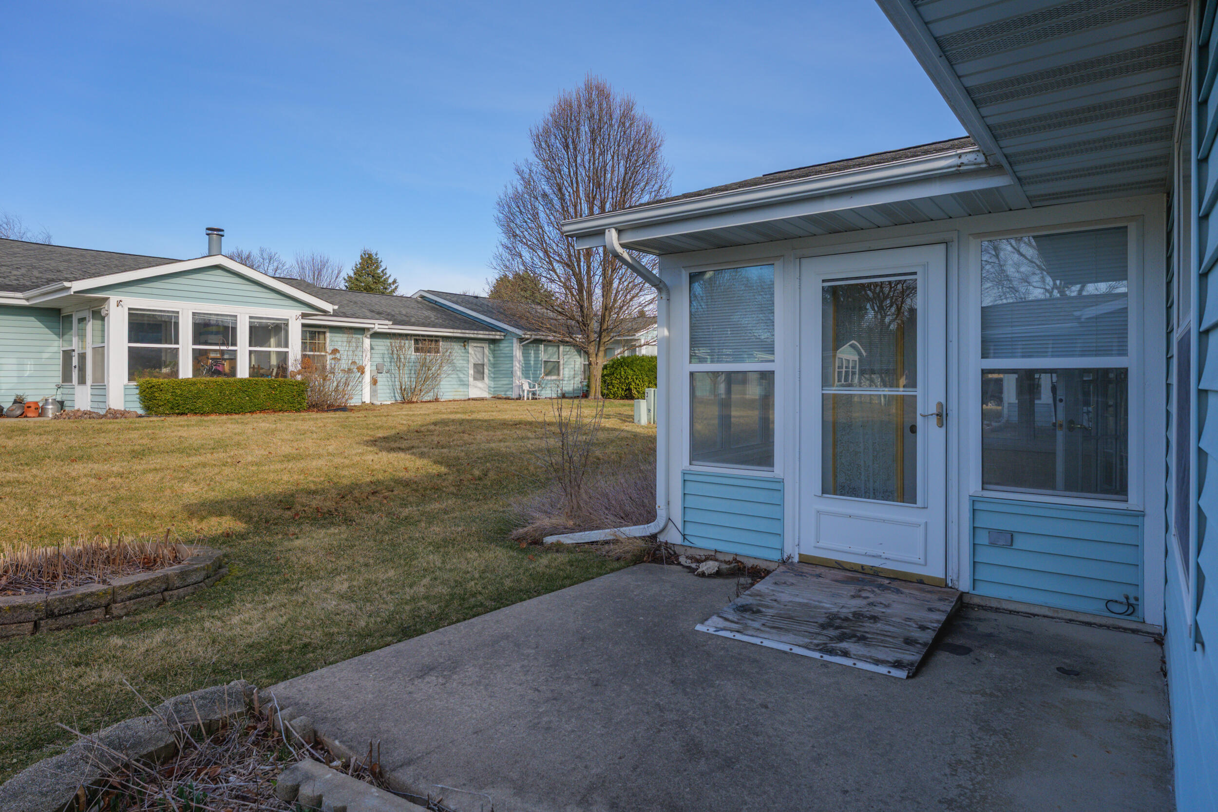 Elkhorn, Wisconsin 53121, United States, 2 Bedrooms Bedrooms, ,2 BathroomsBathrooms,Residential,Active,94703