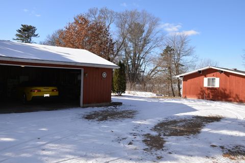 Photo of N2253 Main St, Weyauwega, WI 54983 (MLS # 1949011)