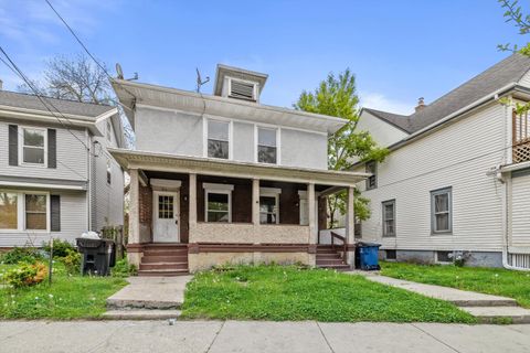 Photo of 1613 Taylor Ave, Racine, WI 53403 (MLS # 1964290)