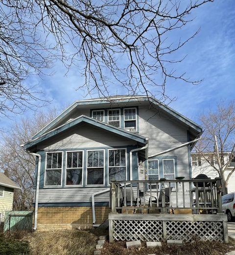 Photo of 825 S 17th St, Sheboygan, WI 53081 (MLS # 1962744)