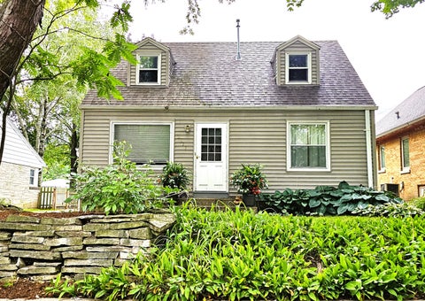 Photo of 3377 N 97th St, Milwaukee, WI 53222 (MLS # 1979891)