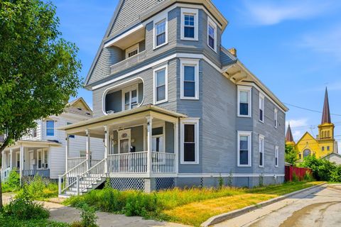 Photo of 730 Park Ave, Racine, WI 53403 (MLS # 1973603)