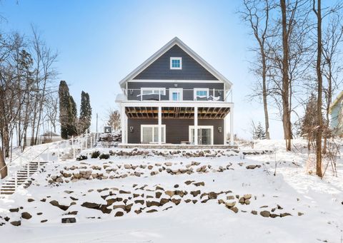 Photo of 215 Wesley St, Williams Bay, WI 53191 (MLS # 1948665)