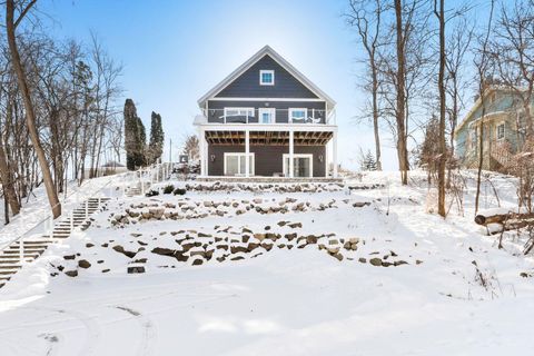 Photo of 215 Wesley St, Williams Bay, WI 53191 (MLS # 1948665)