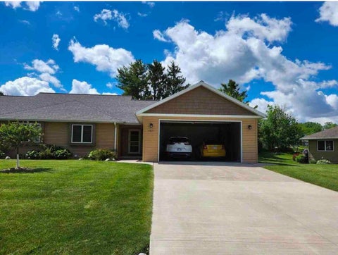 Photo of 4035 Spring Ct, Sheboygan, WI 53083 (MLS # 1981327)