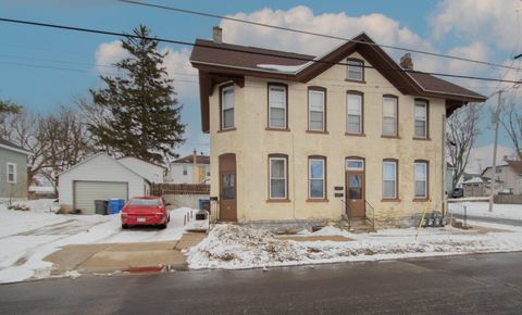 Photo of 701 N Second St, Watertown, WI 53098 (MLS # 1949779)